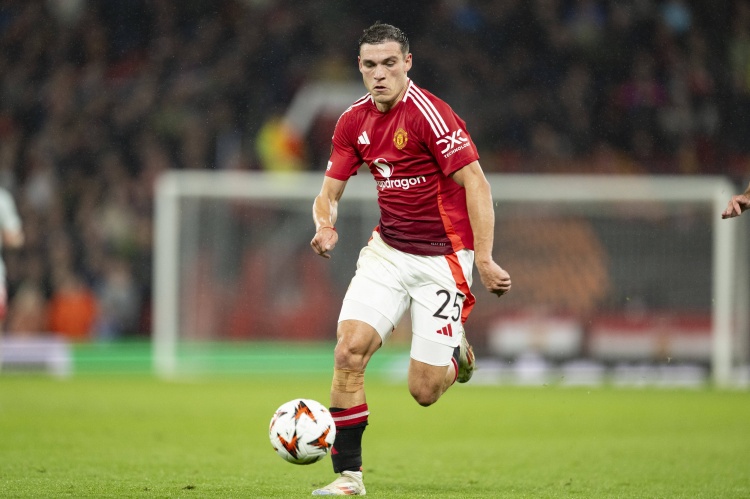 华体会官网-邮报：阿贾克斯关注曼联中场乌加特，但尚未提出正式报价