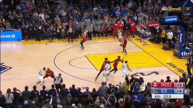 华体会官方-生涯首记压哨绝杀！库里有理由像夺冠一样恣意欢庆